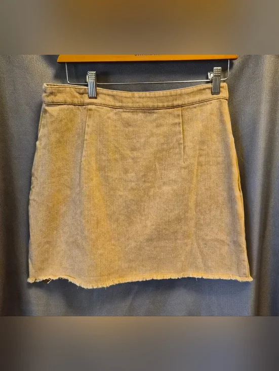 Sadie & Sage Casual Frayed Hem Mini Skirt - Tan Medium - Picture 6 of 8